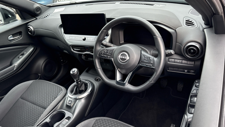 Nissan Juke 1.0 DiG-T N-Connecta 5dr Petrol Hatchback